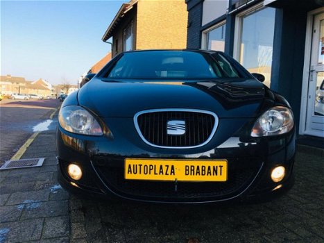 Seat Leon - 1.6 Sport NAP/ CRUISE/ AUX/ AIRCO/ DISTR.RIEM VERVANGEN./ APK - 1