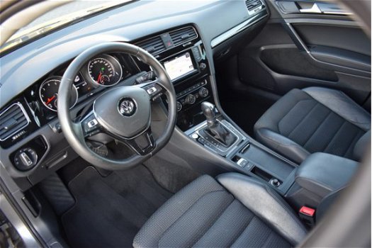 Volkswagen Golf - 1.4 TSI Highline Full Option Navi Leder ACC Keyless Led GTI Santiago 19 Inch - 1