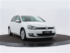 Volkswagen Golf - 1.0 Tsi 115pk Comfortline | Navigatie | Camera | Sportstoelen | P-Sensoren | 16" V