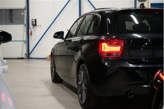 BMW 1-serie - 120d Sport Line Automaat Camera|Lane assist|Elektr. verst. stoelen|Schuif/kanteldak|St - 1