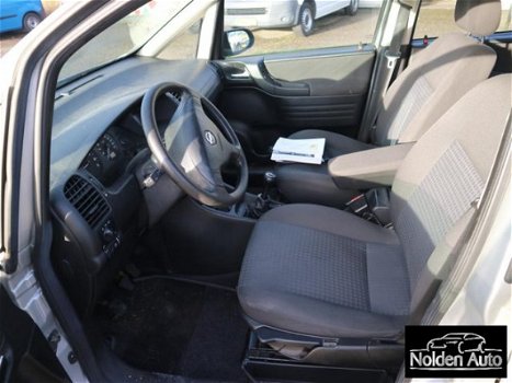 Opel Zafira - 1.6i-16V Comfort - 1