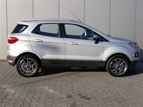 Ford EcoSport - 1.0 125 pk EcoBoost Titanium Full Map navigatie | Stoel-, stuur- en voorruitverwarmi - 1