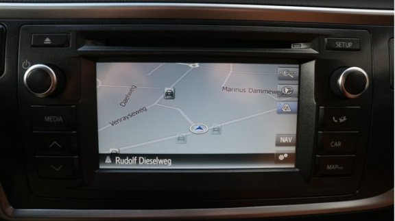 Toyota Auris - 1.8 Hybrid Dynamic | Navigatie | Leder | - 1