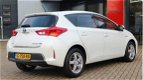 Toyota Auris - 1.8 Hybrid Dynamic | Navigatie | Leder | - 1 - Thumbnail