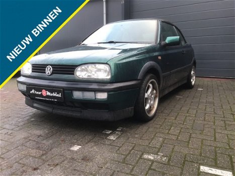 Volkswagen Golf Cabriolet - 1.8 Avantgarde - 1