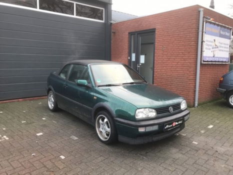 Volkswagen Golf Cabriolet - 1.8 Avantgarde - 1