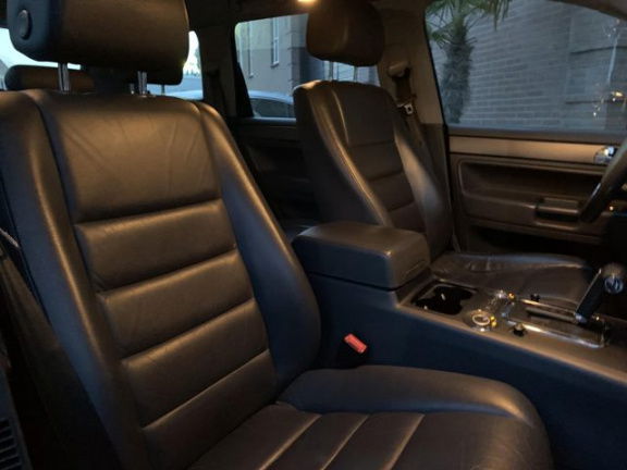 Volkswagen Touareg - 3.0 V6 TDI Highline + Luchtvering + Navi + Leder + Stoelverwarming - Afbeelding 2