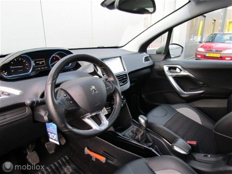 Peugeot 2008 - 1.2 PureTech Allure PANODAK/NAVI/CLIMA/PDC - 1