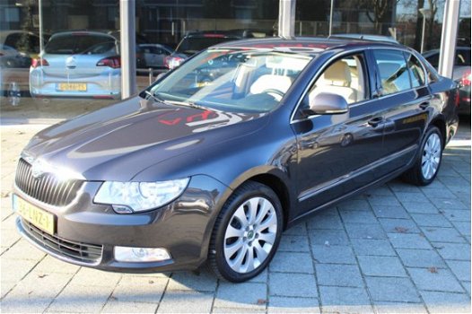 Skoda Superb - 1.8 TSI Elegance // NAVI // LEDER // XENON - 1