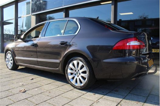 Skoda Superb - 1.8 TSI Elegance // NAVI // LEDER // XENON - 1