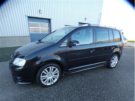 Volkswagen Touran - 2.0 TDI Highline / AUTOMAAT / CLIMA / PANO / NAVI / TREKHAAK - 1