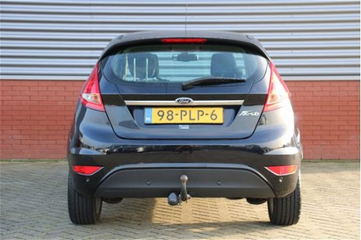 Ford Fiesta - 1.25 Titanium 82 PK | Cruise Control | verwarmde voorruit | LMV | Parkeersensoren acht - 1