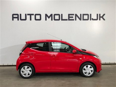 Toyota Aygo - 1.0 VVT-i x-play Navi / Bluetooth / ZEER MOOI - 1