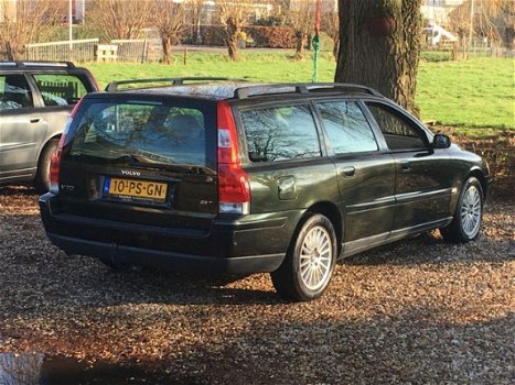 Volvo V70 - 2.5T 154kW Kinetic modeljaar 2005 - 1