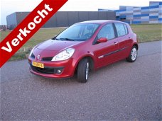 Renault Clio - 1.2 TCE Special Rip Curl