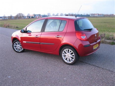 Renault Clio - 1.2 TCE Special Rip Curl - 1