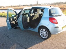 Renault Clio - 1.2-16V Collection