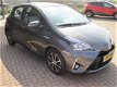 Toyota Yaris - 1.5 Hybrid Design Sport Team D*AUTOMAAT*NAVIGATIE*AIRCO*ACHTERUITRIJCAMERA* PARKEERHU - 1 - Thumbnail