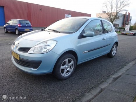 Renault Clio - 1.4-16V Rip Curl - 1