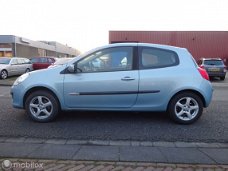 Renault Clio - 1.4-16V Rip Curl