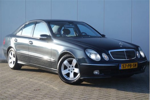 Mercedes-Benz E-klasse - 240 Avantgarde I Comand navigatie I Trekhaak - 1