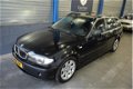 BMW 3-serie Touring - 320i Executive AUTOMAAT/XENON/STOELVERWARMING/AUTOMAAT/APK 12-'20/NAP - 1 - Thumbnail