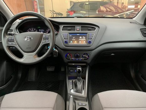 Hyundai i20 - 1.0 T-GDI Comfort AUTOMAAT Apple Carplay / Camera / Park. sensoren en meer - 1