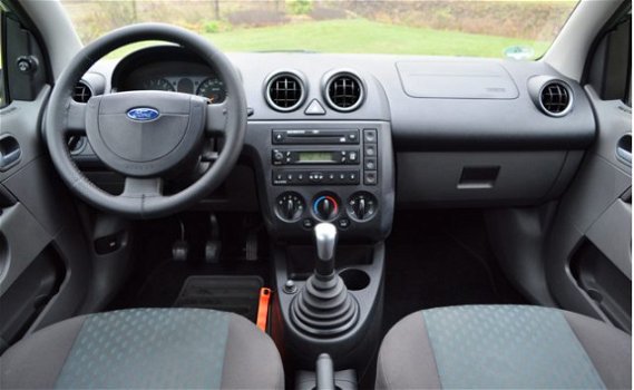 Ford Fiesta - 1.4-16V First Edition | 80PK | 5drs | APK 11-2020 | 15” LM velgen. - 1