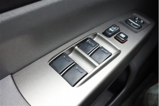 Toyota Prius - 1.5 VVT-i Tech Edition | Smart-key | Navigatie | Cruise- en Climatecontrol | Trekhaak - 1