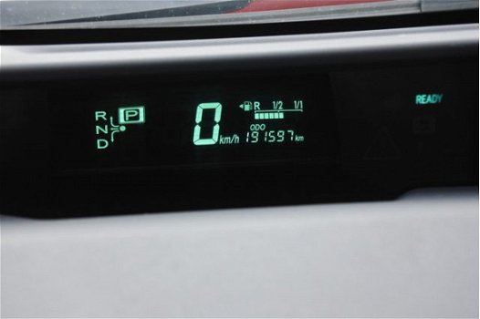 Toyota Prius - 1.5 VVT-i Tech Edition | Smart-key | Navigatie | Cruise- en Climatecontrol | Trekhaak - 1