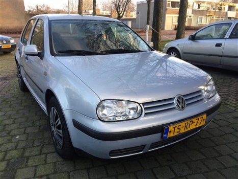 Volkswagen Golf - 1.6 Trendline - 1