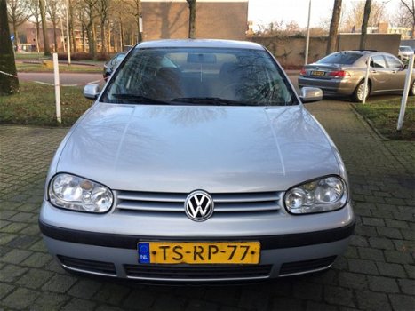 Volkswagen Golf - 1.6 Trendline - 1