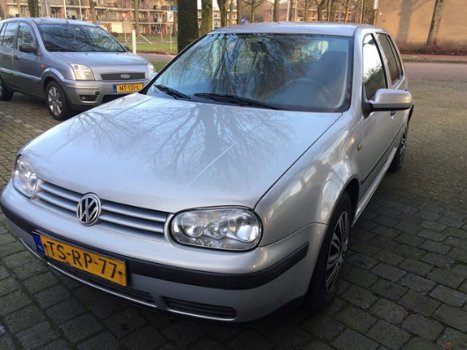 Volkswagen Golf - 1.6 Trendline - 1