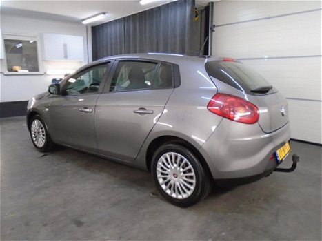 Fiat Bravo - 1.4 T-Jet Dynamic incl. NAVI. en NWE APK/GARANTIE ZEER MOOI - 1