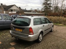 Ford Focus Wagon - 1.6-16V Trend