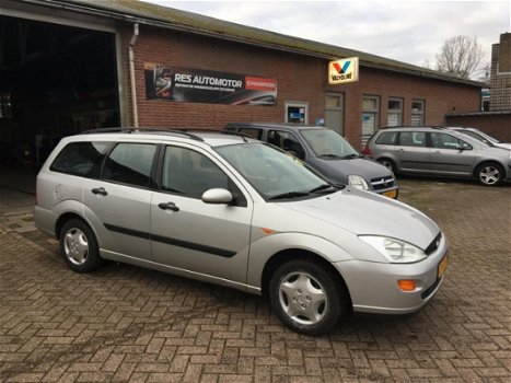 Ford Focus Wagon - 1.6-16V Trend - 1