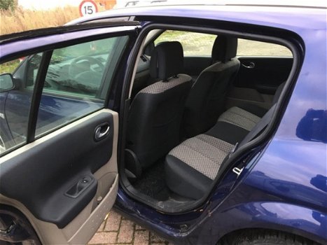 Renault Mégane - 2.0-16V Privilège Comfort - 1