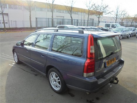 Volvo V70 - 2.4 D5 Comfort Line - 1