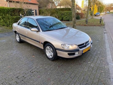 Opel Omega - 2.0i-16V Diamond 1e EIGENAAR KM 189012 MET NAP - 1