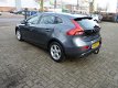 Volvo V40 - 1.6 D2 Momentum clima navi pdc v+a lmv 5drs electr ramen v+a centr vergd led trekhaak ar - 1 - Thumbnail