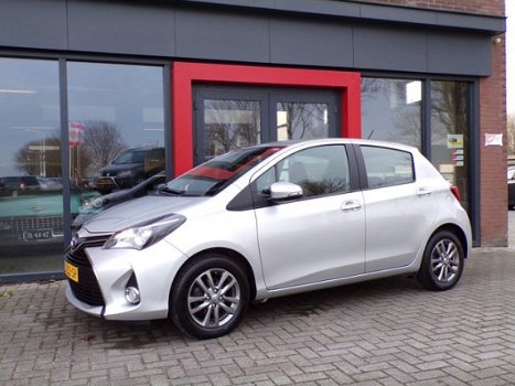 Toyota Yaris - 1.3 VVT-i Dynamic Keyless Navi Camera ECC Cruise - 1