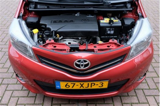 Toyota Yaris - 1.3 VVT-i 100pk 6-bak 5-drs Dynamic | Navi | Camera | Cruise | Trekhaak - 1
