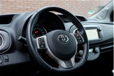 Toyota Yaris - 1.3 VVT-i 100pk 6-bak 5-drs Dynamic | Navi | Camera | Cruise | Trekhaak