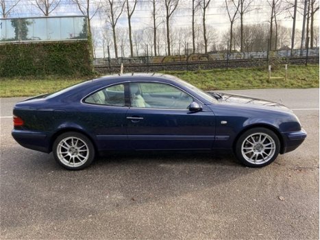 Mercedes-Benz CLK-klasse Coupé - 320 Elegance / Automaat / Leer / Airco ecc - 1