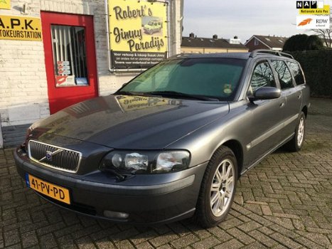 Volvo V70 - 2.4 Edition II LEDEREN BEKLEDING, TREKHAAK EN LM VELGEN, ZÉÉR MOOIE AUTO - 1