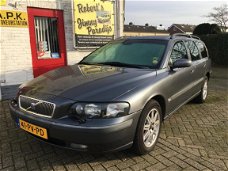 Volvo V70 - 2.4 Edition II LEDEREN BEKLEDING, TREKHAAK EN LM VELGEN, ZÉÉR MOOIE AUTO