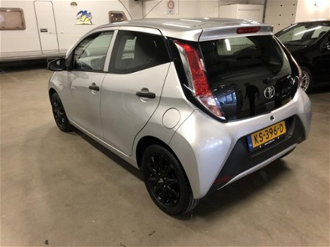 Toyota Aygo - 1.0 VVT-i 69pk 5D x-now/AIRCO/AUDIO/LMV - 1