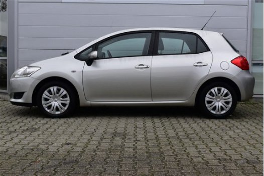 Toyota Auris - 1.6-16V Sol - 1