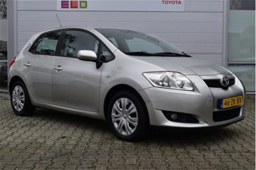 Toyota Auris - 1.6-16V Sol - 1