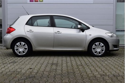 Toyota Auris - 1.6-16V Sol - 1